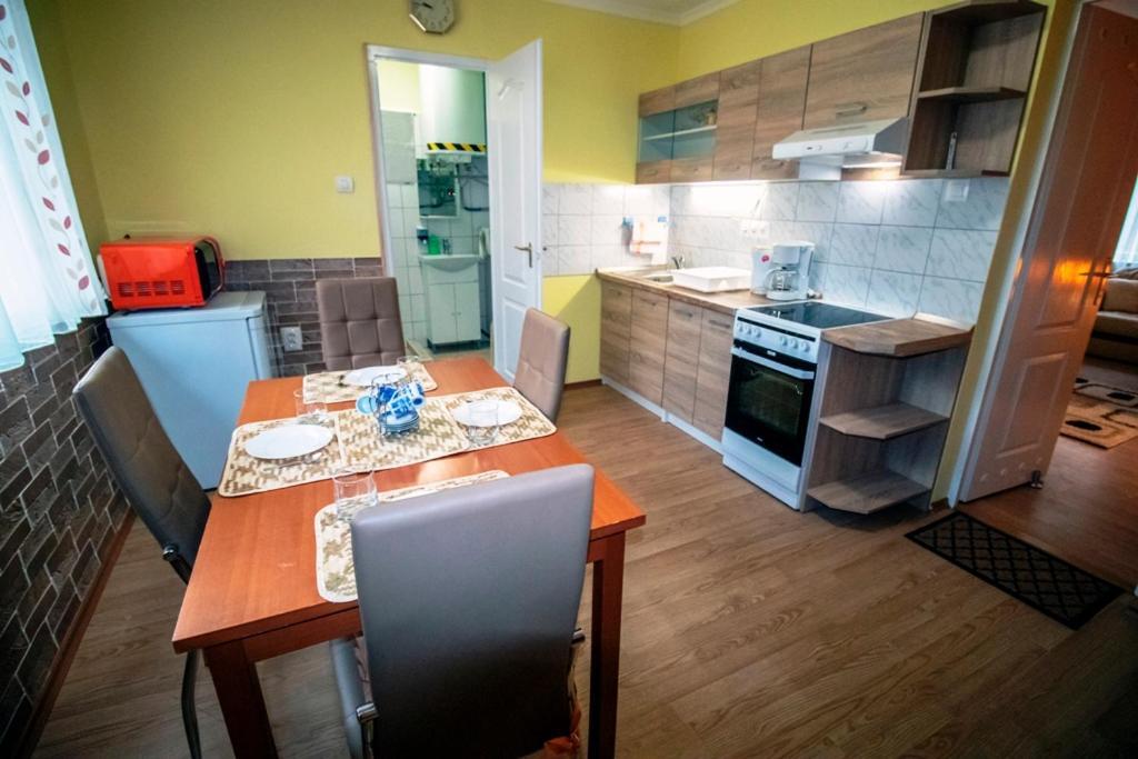 Krisztina Apartman Nagykanizsa Exterior foto